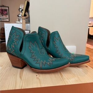 Teal Western Cutout Ankle Boots - Stylish Women's Cowboy Booties